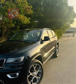 جیپ گراند شیرۆکی